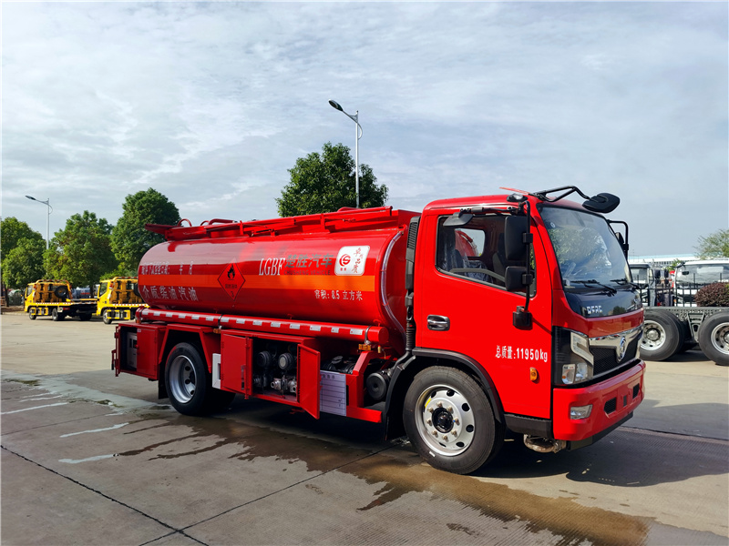 消防隊專用國六東風8噸油罐車